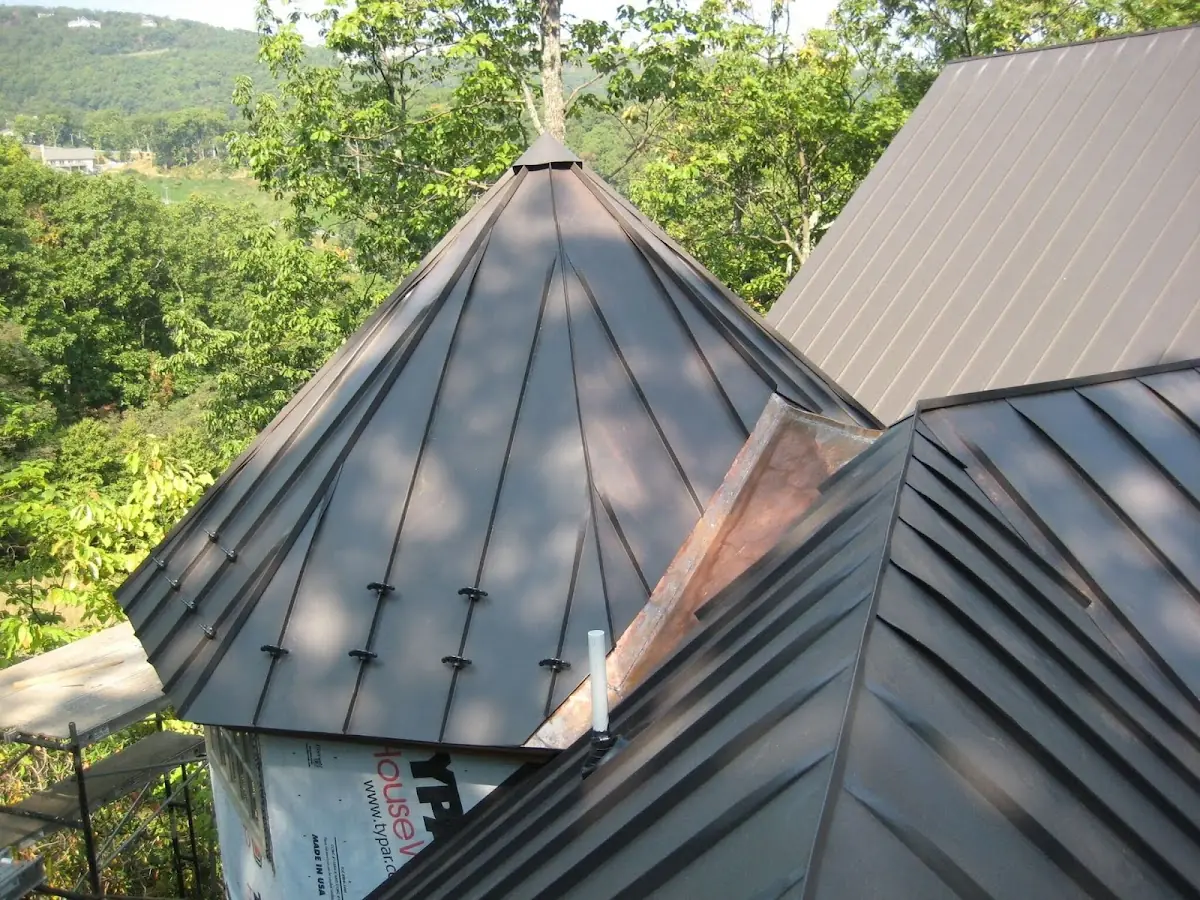 Professional Roof Tarp Installation by Craftsman Roofing in Greentree